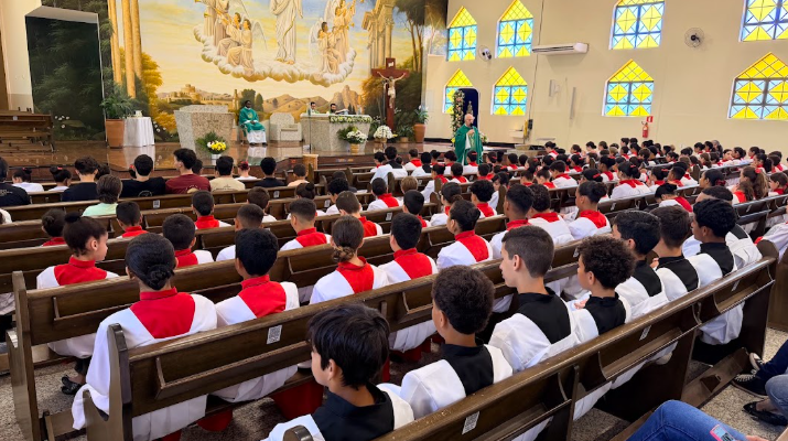Forania de Nova Andradina realiza Encontro de Coroinhas e Servidores do Altar em Batayporã